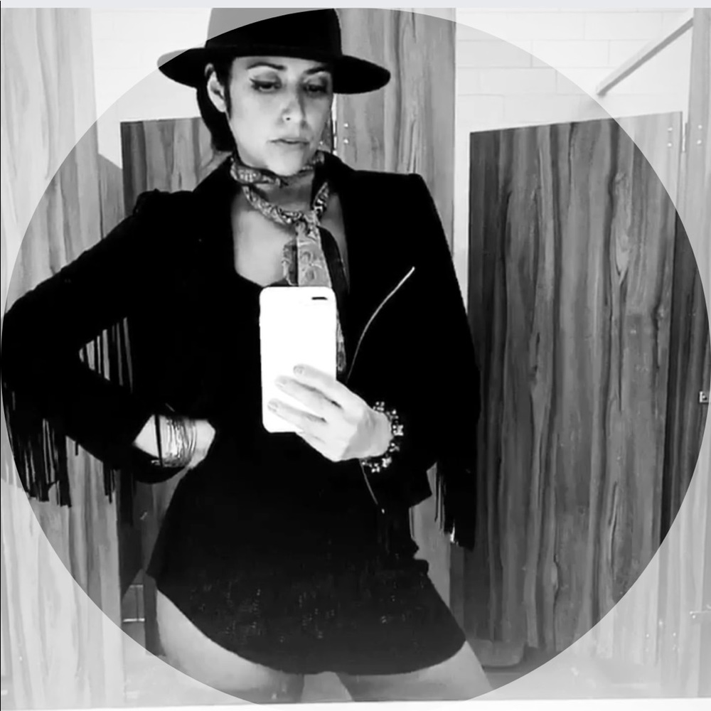 Meet your Posher, Claire